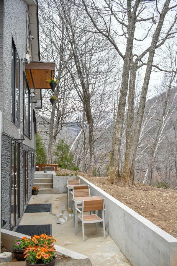 Penke Panke Lodge And Apartments Hakuba Esterno foto